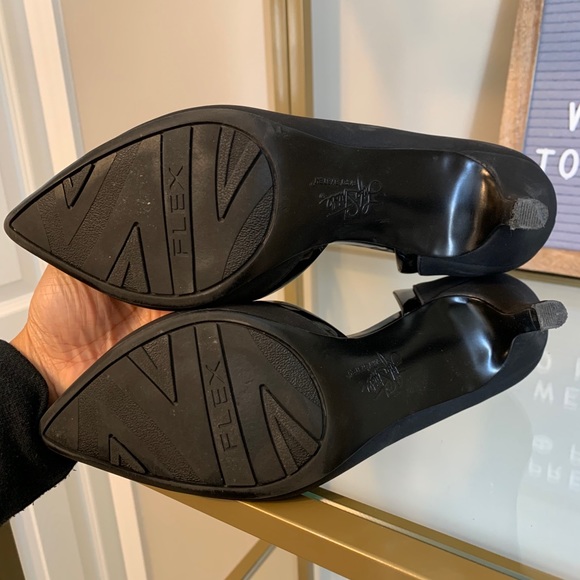 ❌SOLD ❌ Black Heels - Picture 5 of 5